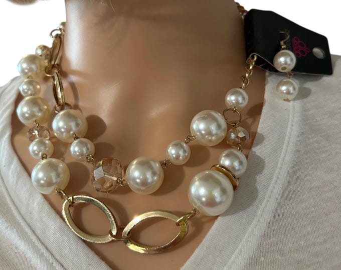 NWT Paparazzi Gold Tone Pearl and Crystal Necklace and Earrings Set