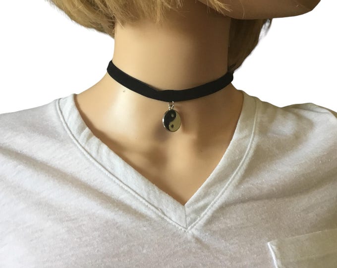 Yin Yan Choker