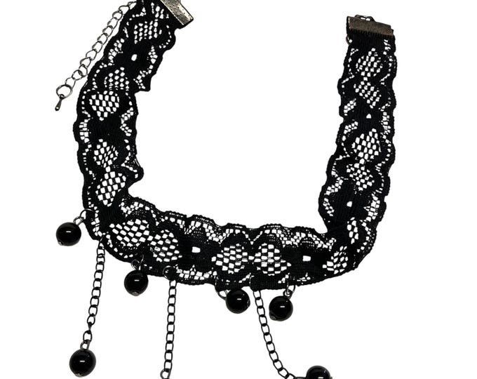 Vintage 90’s Lace W/Elastic Beads Choker