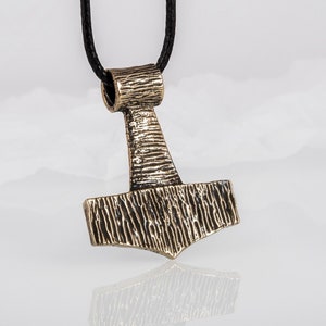 Thors Hammer Anhänger - Echte Wikinger Halskette mit Mjölnir Design Handgefertigter nordischer Schmuck inspiriert von der nordischen Mythologie