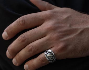 Silver signet raven ring, Nordic personalized ring, statement pagan jewelry, symbolic runes ring, Black Friday sale, husband Christmas gift