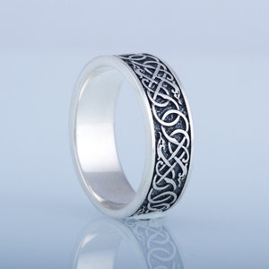 Silver Viking Ring - Mens Nordic Ring with Urnes Style Knotwork Handcrafted Scandinavian Jewelry Design Perfect for Men and Women