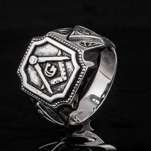 Masonic Ring with Square and Compasses, Men’s Silver Signet Ring with  Custom Engraving,  Eye of Providence Jewelry, Unique Protective Ring