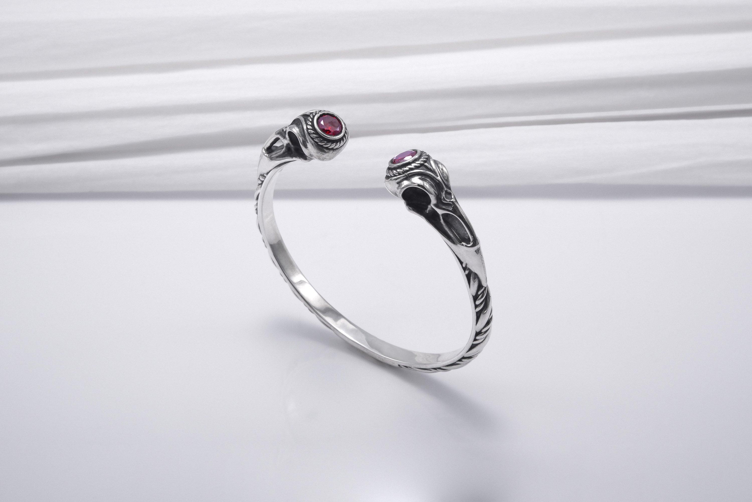 Raven arm deals ring