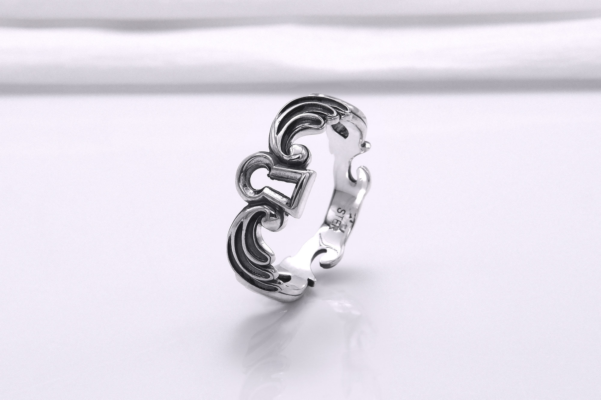Vintage Keyhole Ring - Silver Padlock Jewelry With Historical Vintage Keyhole Ring - Silver Padlock Jewelry With Historical