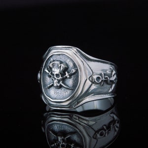 Silver Pirate Ring with Skull and Crossbones, Anchor Signet with Jolly Roger Symbol, 925 Silver Pirate Jewelry, Gift for Seaman Husband image 7