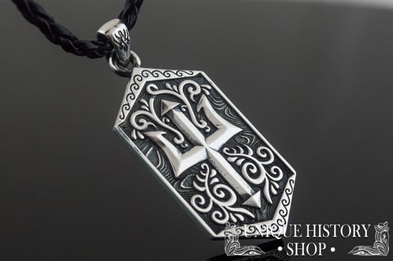 Poseidon Trident Pendant - Nautical Jewelry with Sailor Pendant Design Handcrafted Silver Sailor Necklace for Sea Lovers