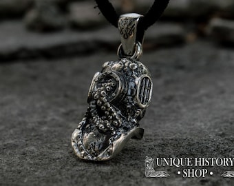 Silver Diving Suit Pendant, Atmospheric Diving Suit, Diver Pendant, Gift for Diver, Deep Diver Pendant, Diver Jewelry, Diver Necklace
