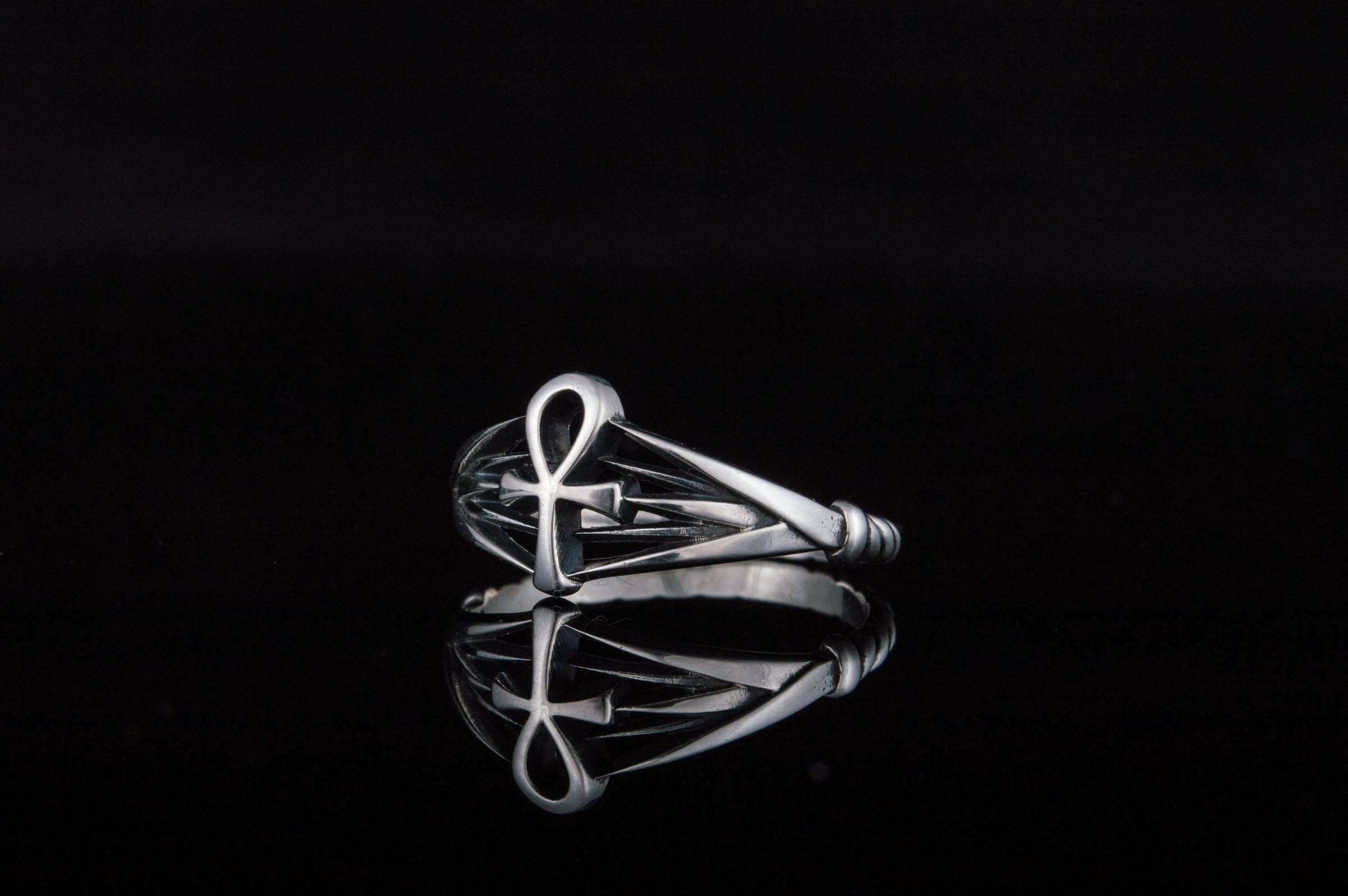 Anello aperto Ankh e Croce in argento sterling Anello aperto Ankh e Croce in argento sterling