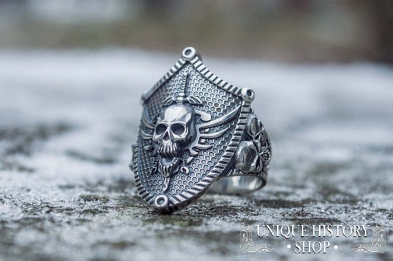 Verschillende goederen Pogo stick sprong Vooroordeel Brutal Skull Shield Ring Silver Skull Jewelry Mens Ring - Etsy Verschillende goederen Pogo stick sprong Vooroordeel Brutal Skull Shield Ring Silver Skull Jewelry Mens Ring - Etsy