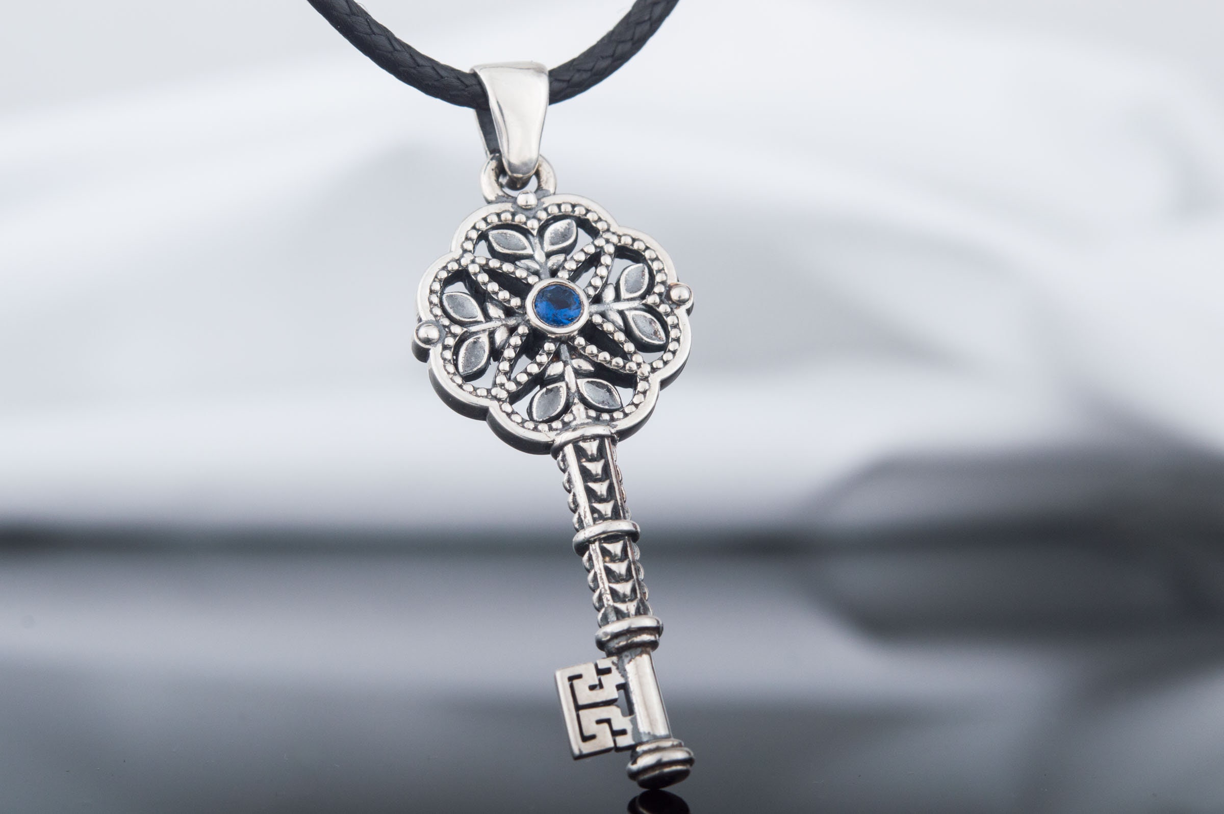 Sterling Silver Estate Vintage Key Necklace” – Exposures