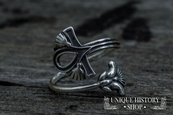 Tiny Ankh Ring – Super Silver