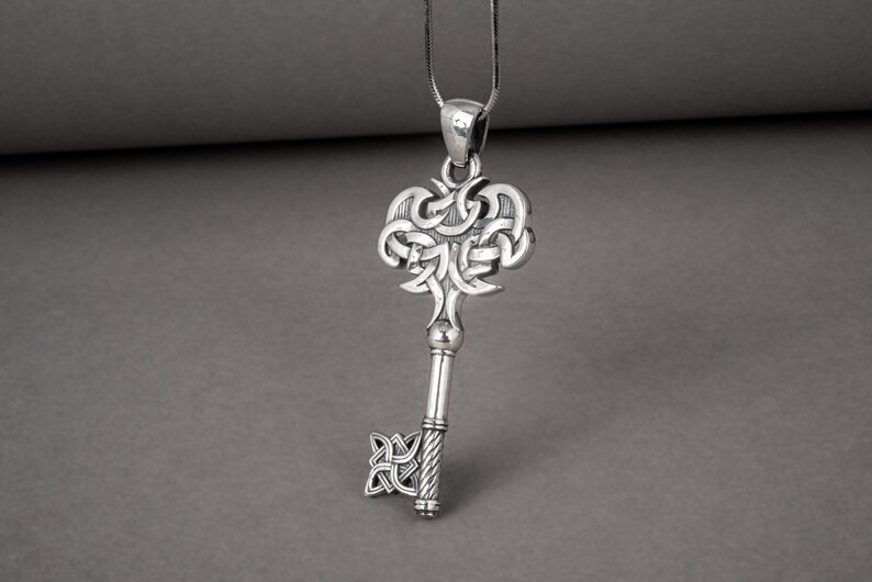 Viking Key Necklace - Silver Celtic Knot Pendant With Old Norse Pattern ...
