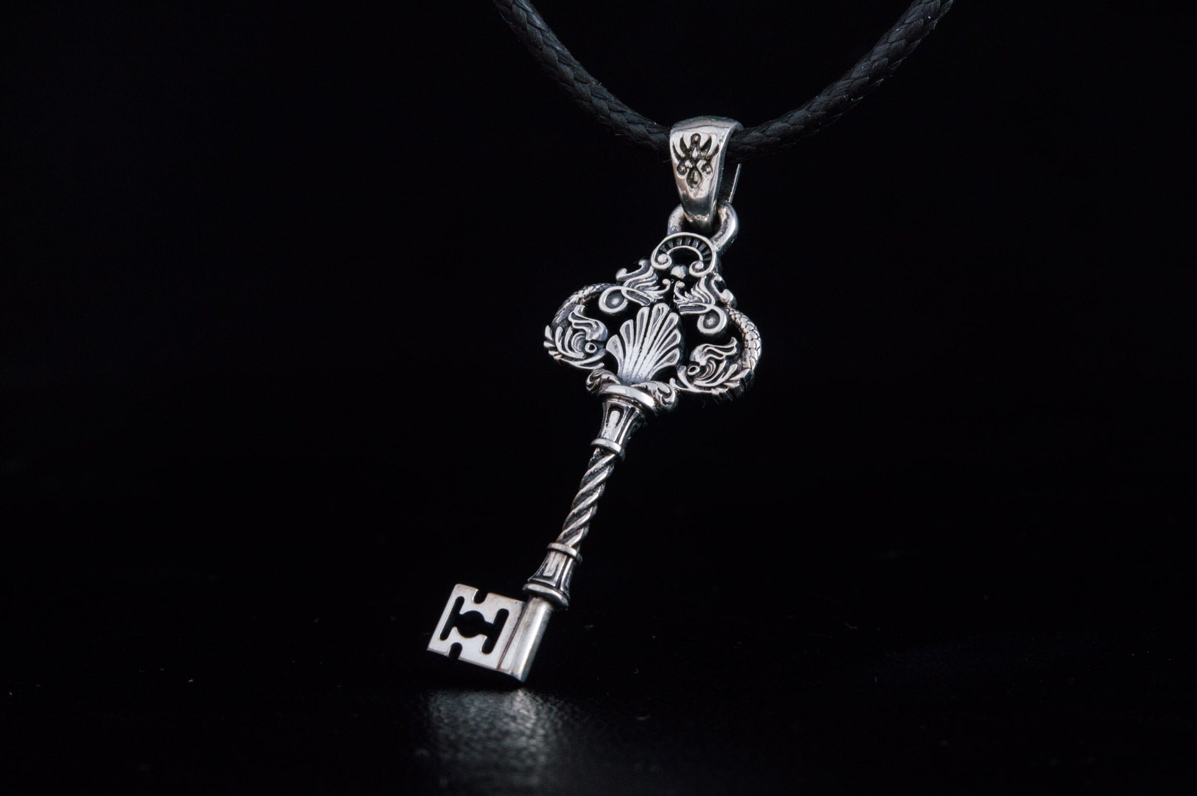 ★SENTIMENTS★ NO.472 [SILVER] KEY X4 NECKLACE il_fullxfull.3756924519_1f9p.jpg
