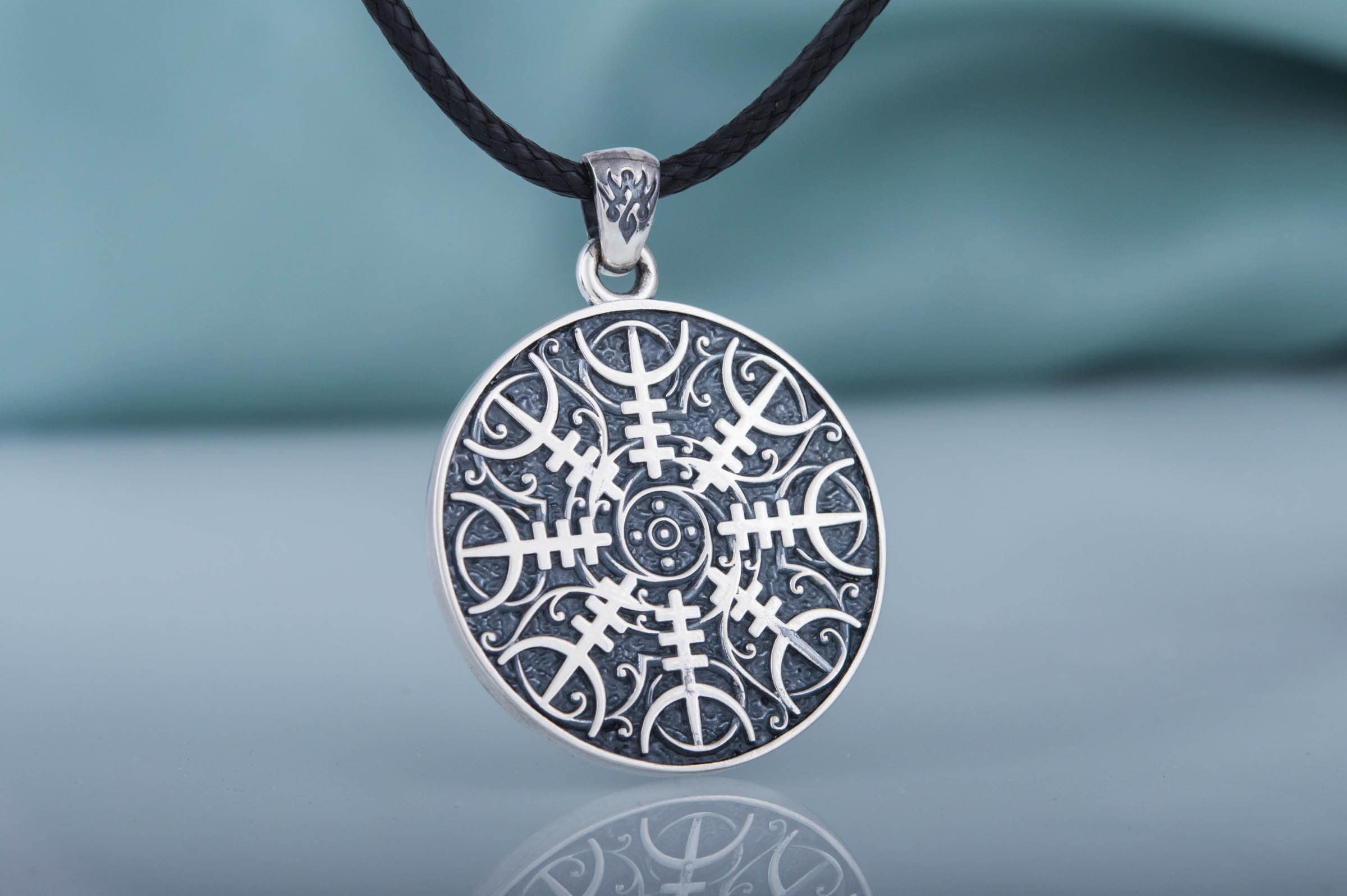 Collana Helm of Awe Invincible Aegishjalmur Asatru Ciondolo