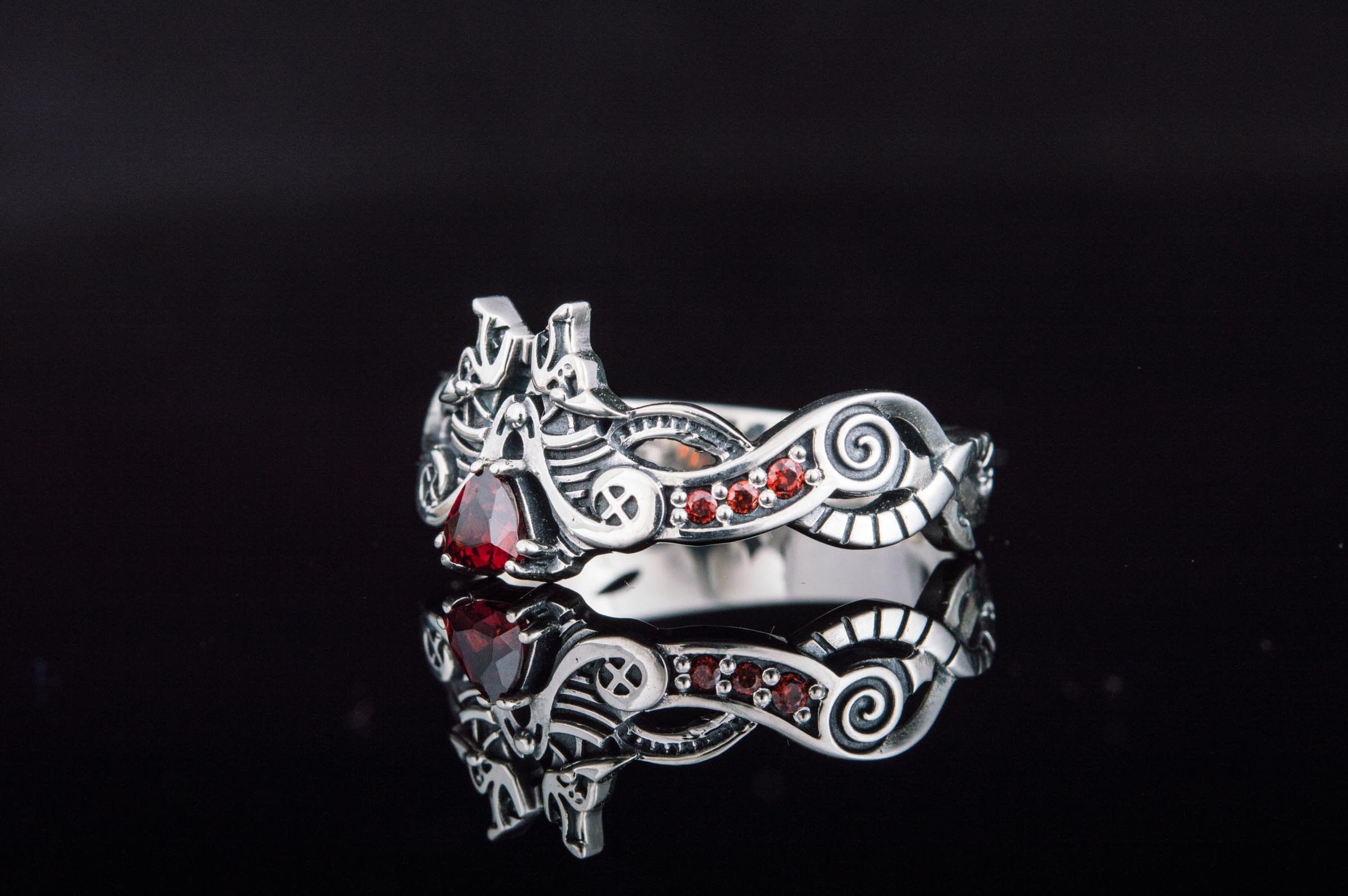 Norse Wolf Ring, viking ring with red gems, 925 Silver wolf band, vik…