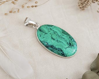 STONE PENDANTS | CHAINS
