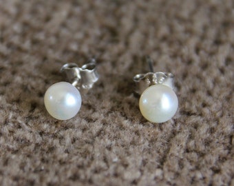 Pearl Earrings | Pearl Studs | Sterling Silver | Freshwater Pearl | Tiny Pearl Earrings | 7.5mm | Elegant Creamy White Pearl Studs