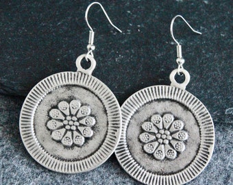 Flower Silver Dangle Earrings | Handcrafted Charm Earrings | Antique Silver Metal Earrings | Bohemian Jewellery | Original Ethnic Jewellery