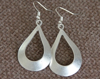 Silver Dangle Earrings-Yoga Bohemian Jewelry-Rustic Earrings-Metal Earrings-Hammered Earrings-Boho Ethnic Earrings-Artisan Jewelry
