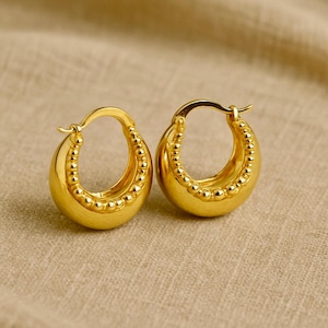 Gold Mond Creolen | 18K Gold Ohrringe | 25x15mm | Boho Chic ethnischen Tribal Ohrringe | Goldene Creolen | Golden oder Silber | Kleine Creolen