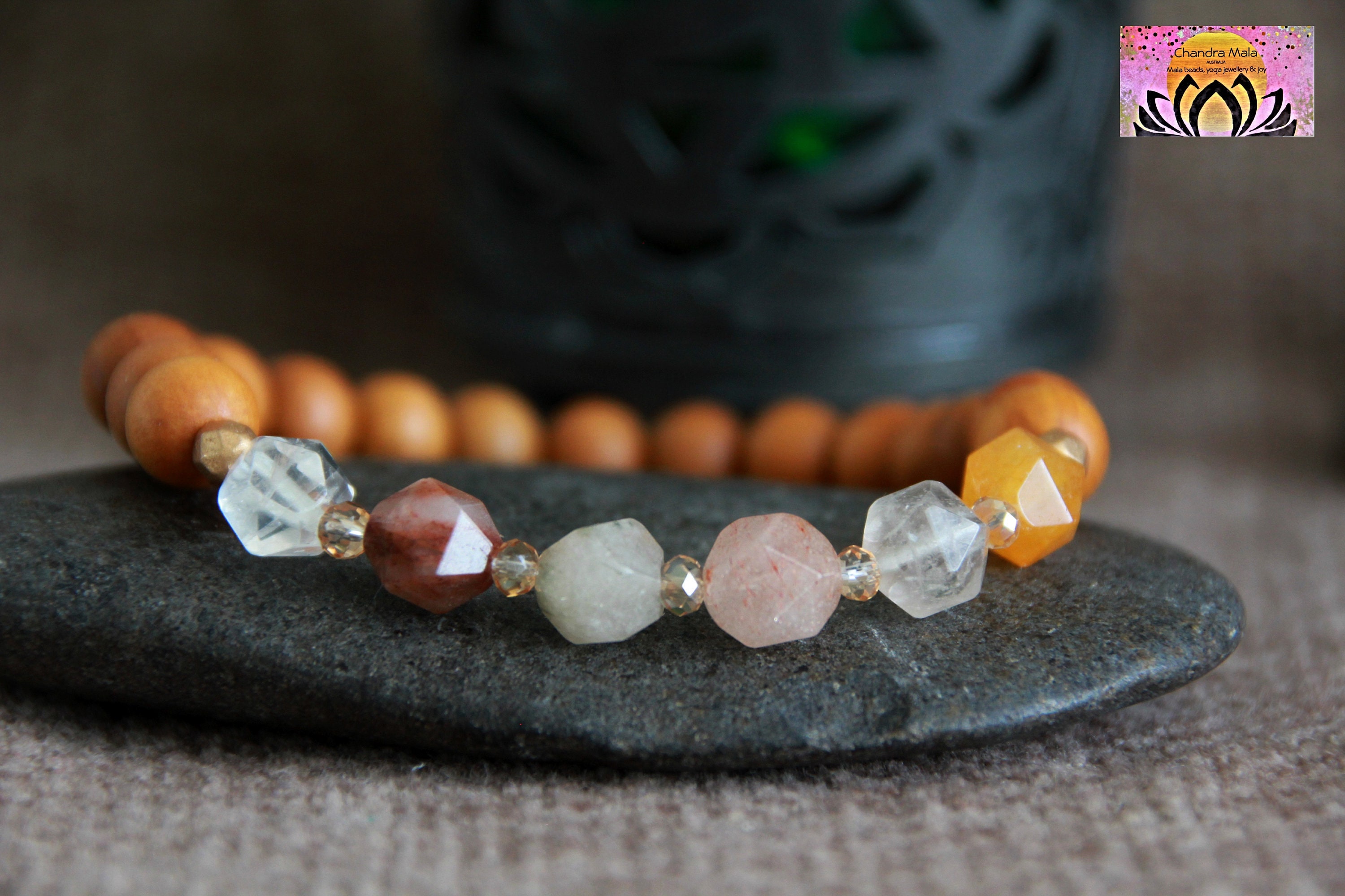 Bracelet en quartz rutilé et bois de santal CROISSANCE/TRANSITIONS  spirituelles Bracelet de pierres précieuses à empiler Bracelet de guérison  en cristal Bijoux de yoga bio -  France