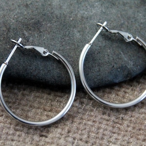 30mm Edelstahl Creolen-Hypoallergene 304 Edelstahl Ohrringe-Moderne Original Creolen-Boho Ethnic Tribal Runde Ohrringe