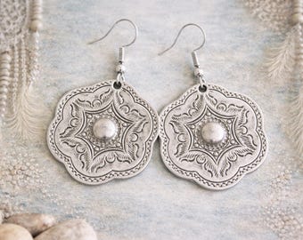 Boho Flower Earrings | Antique Silver Earrings | Metal Dangle Earrings | Unique Artisanal Jewelry