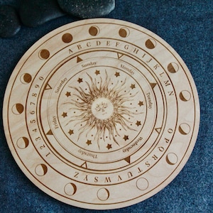 Tavola da divinazione / Griglia a pendolo in legno / Tavola intagliata / Rotonda 20 cm / Strumento divinatorio per predire il futuro / Lavagna risposte a pendolo / Oracolo