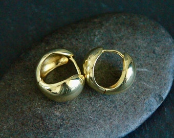 Gold Round Hoops | 17mm | 13mm Thick | 18k Gold Earrings | Round Hinged Hoops | Huggies | Thick Hoops | Ear Stack | Small Hoops