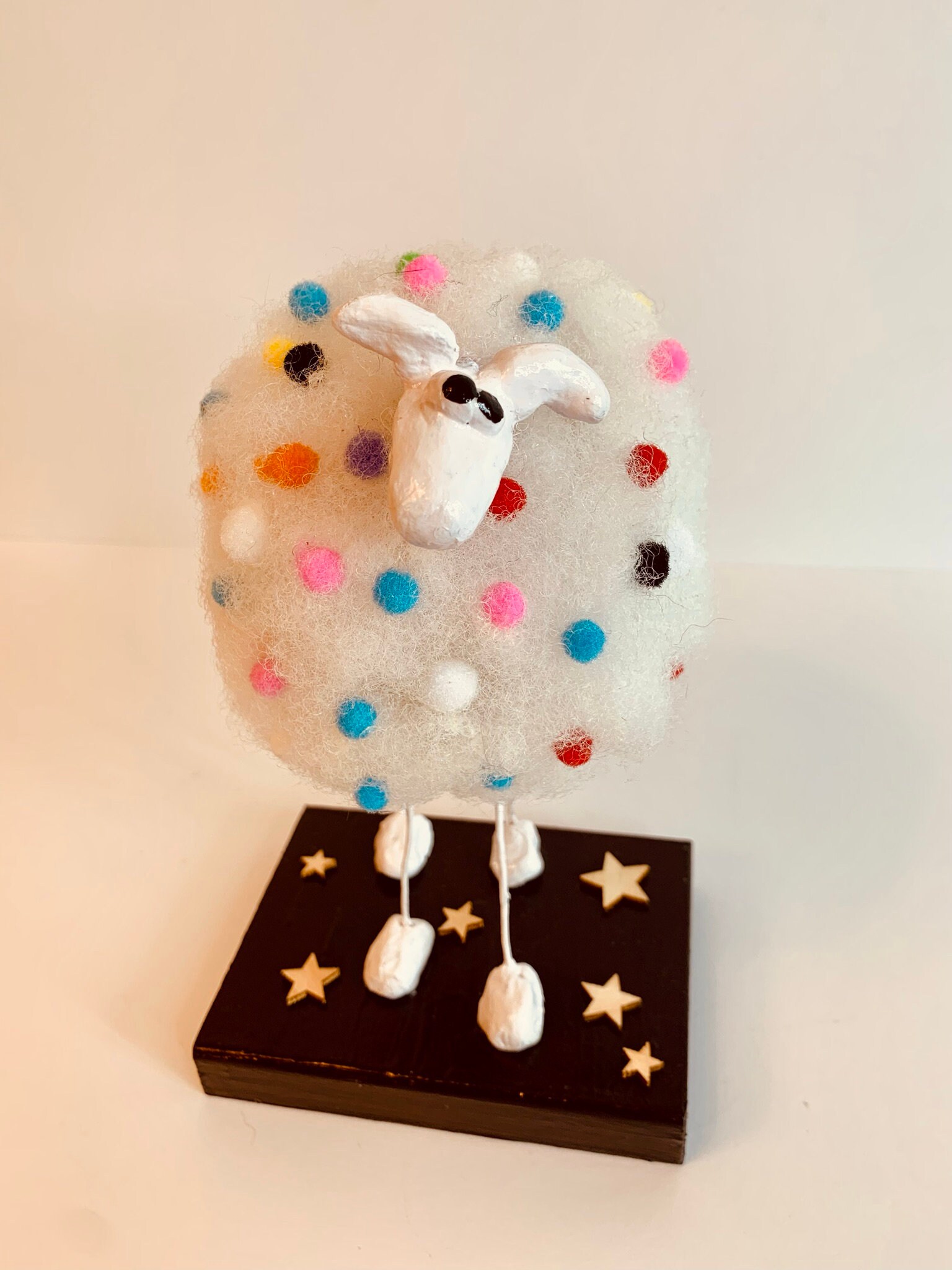 Mouton Blanc avec Sa Laine de Bonbons