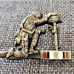 Afghanistan Ultimate Battlefield Cross with Kneeling Soldier Pin