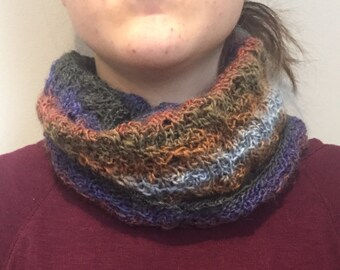 Capucha de punto hecho a mano de las mujeres