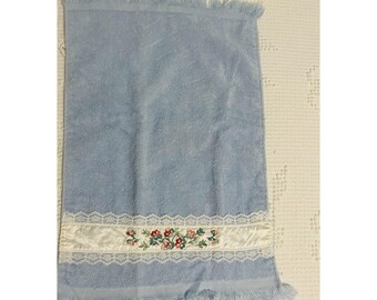 Toalla de mano vintage Cannon Blue bordada con flecos, hecha en EE. UU.