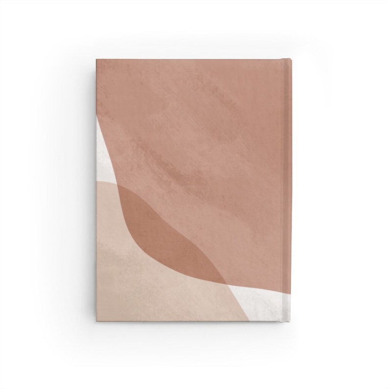 Pu&ograve; includere: Una copertina di libro con un design astratto che presenta uno sfondo marrone chiaro con una forma curva bianca e marrone chiaro.