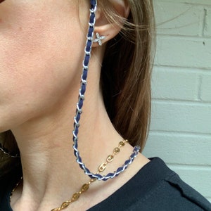 Silver and navy blue eyeglasses or sunglasses chain. Men’s or Women’s glasses chain. Many colors available. Free shipping!