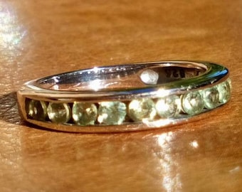 Natural Green Sapphire band ring in platinum over 925 silver M