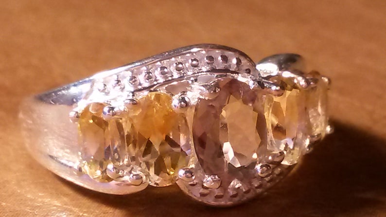 Natural Turkish colour change diaspore and citrine band ring