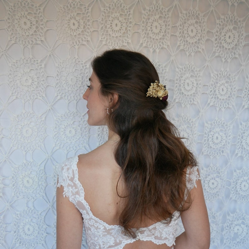 Haircomb weddingcomb boho wedding hairaccessoireswith dried and treated flowers beige and darkred roses