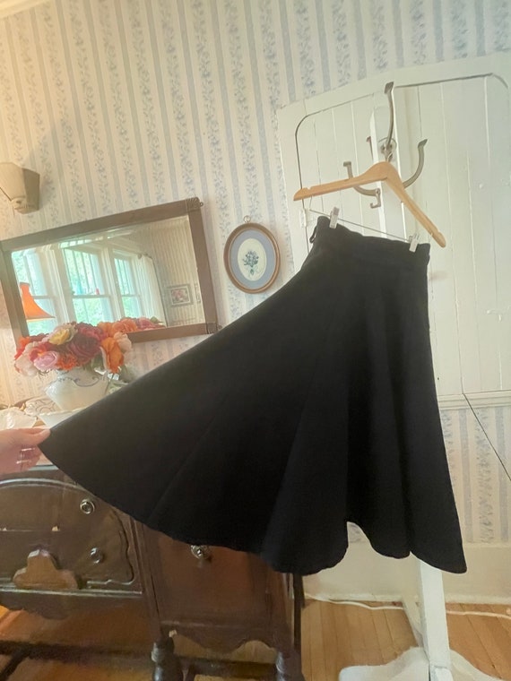 Vintage full black skirt, black wool felt circle … - image 4