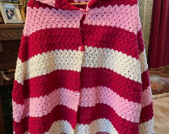 Vintage handmade pink and white poncho, shawl (B110) with hood and fringe