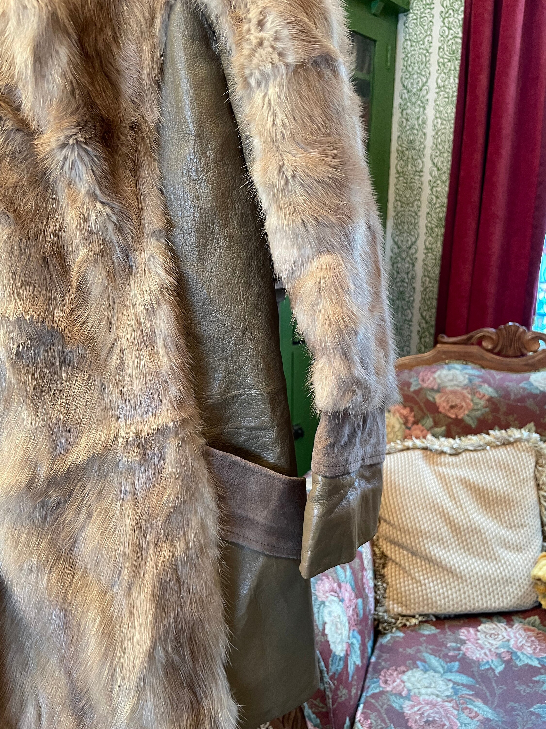 Vintage 1980s Genuine Mink Fur Jacket, Coat (B111) With Leather