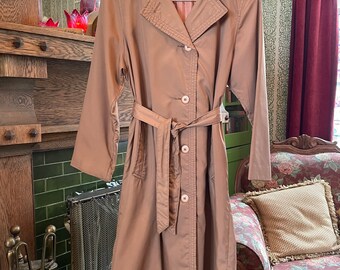 Vintage lightweight caramel brown coat, raincoat (B305)