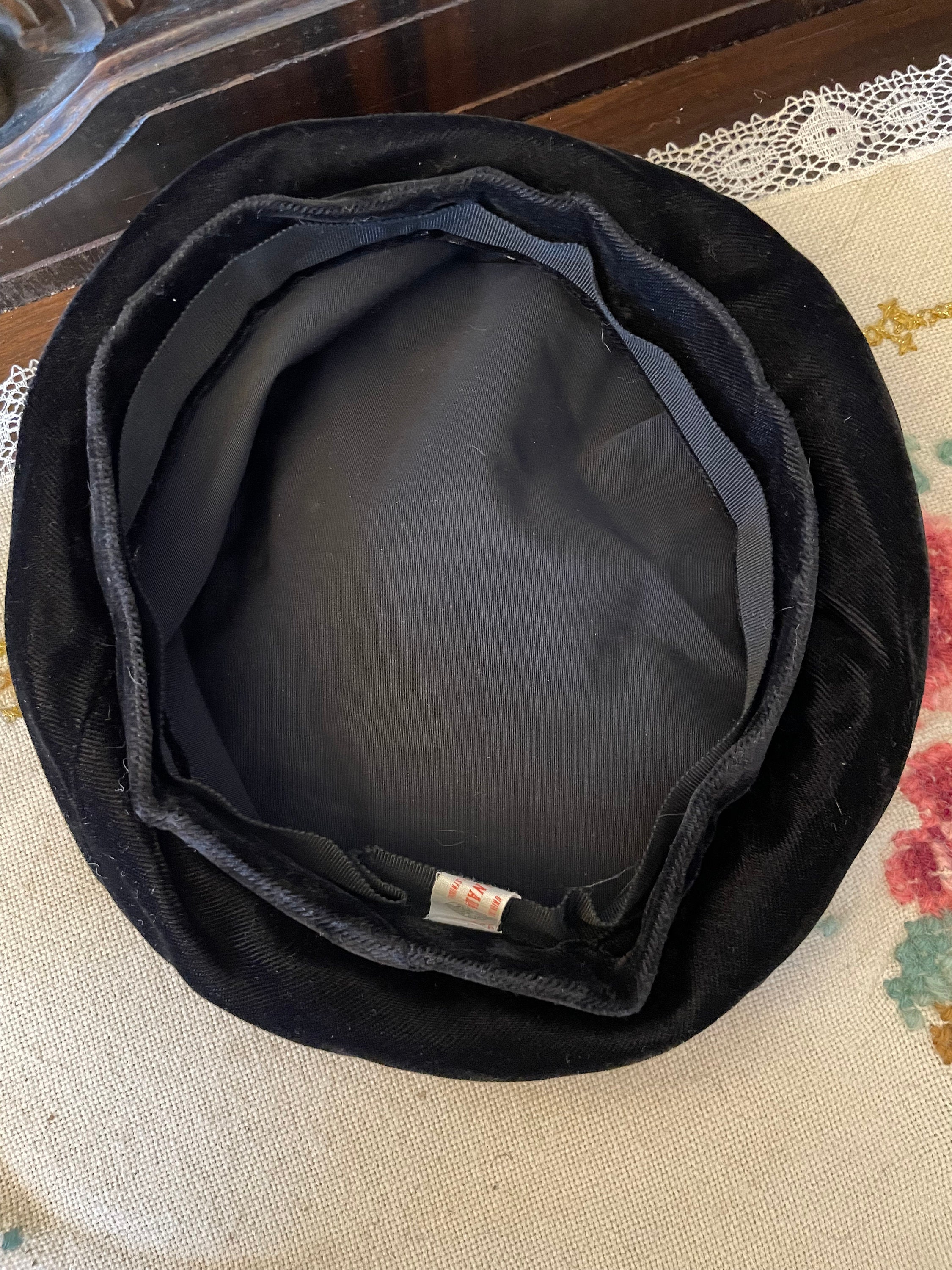 Vintage Black Tam, Black Velvet Hat, Tam (B801), Black