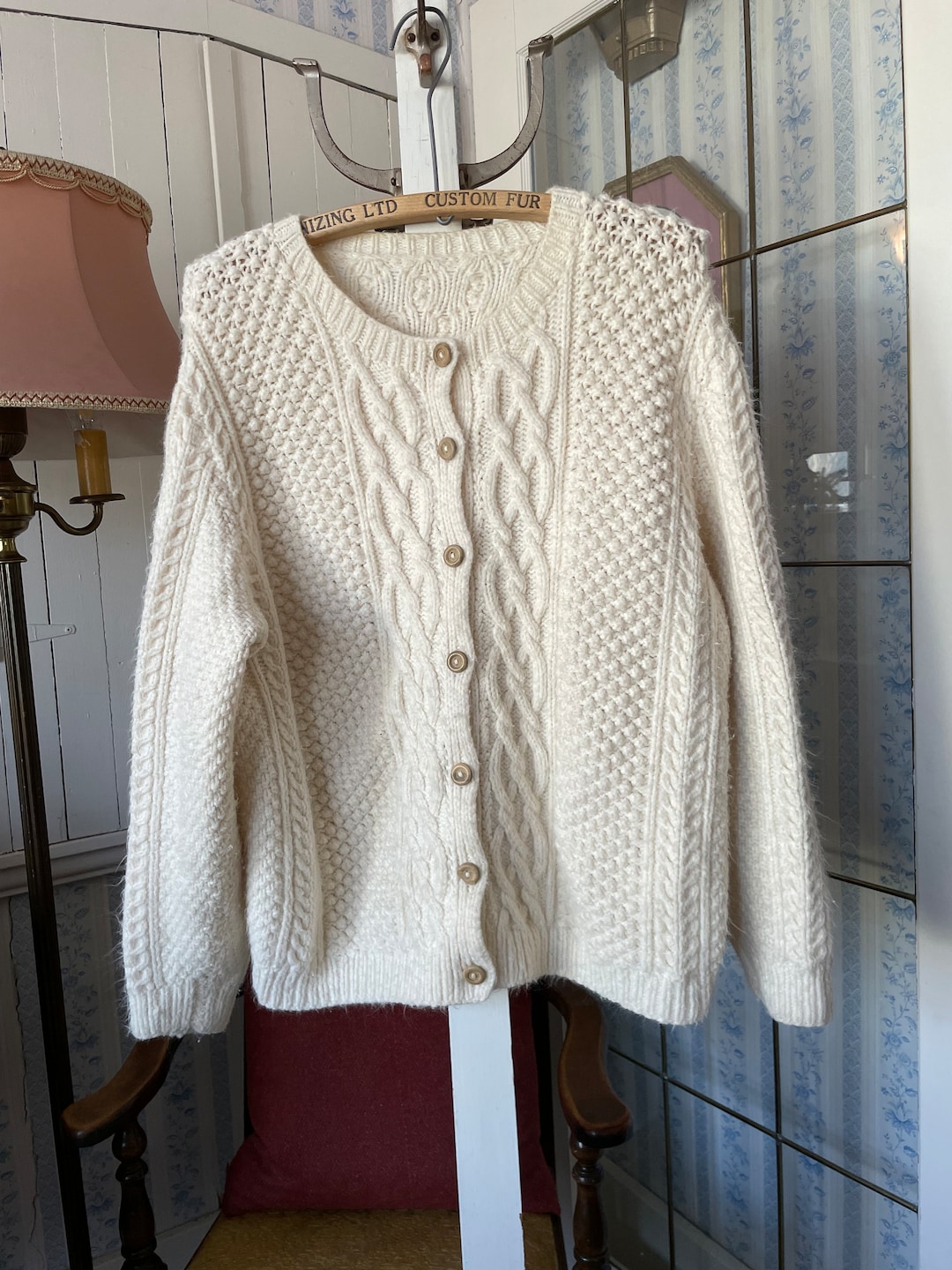 Cardigan Vintage Fait Main – Laine 100% Crème – Taille S (8-10) – Style édouardien