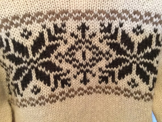 Vintage small Scandinavian ivory knit wool sweate… - image 6