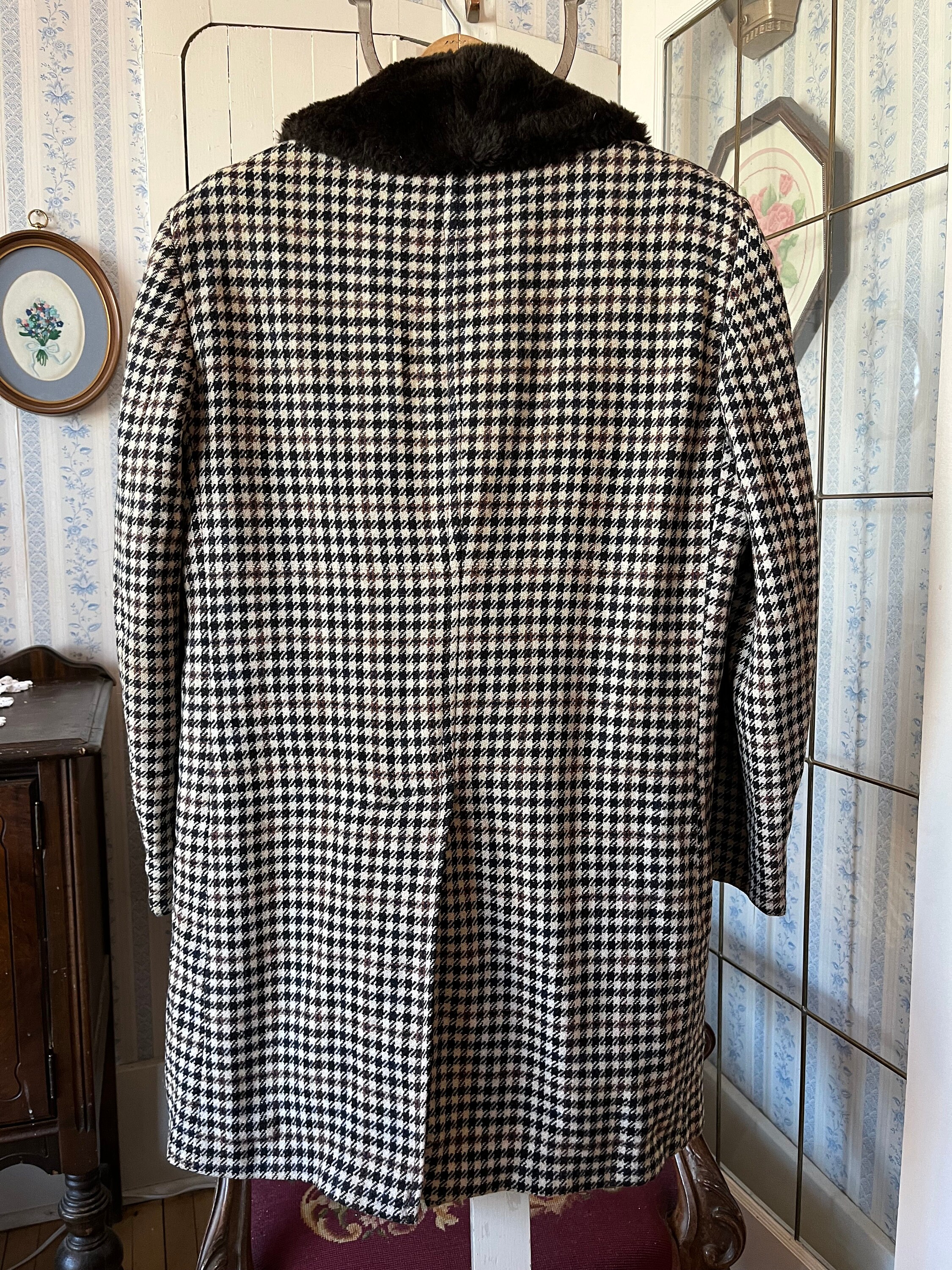 Vintage Checked Coat, Black and Beige Overcoat (C663 Vintage Checked Coat, Black and Beige Overcoat (C663