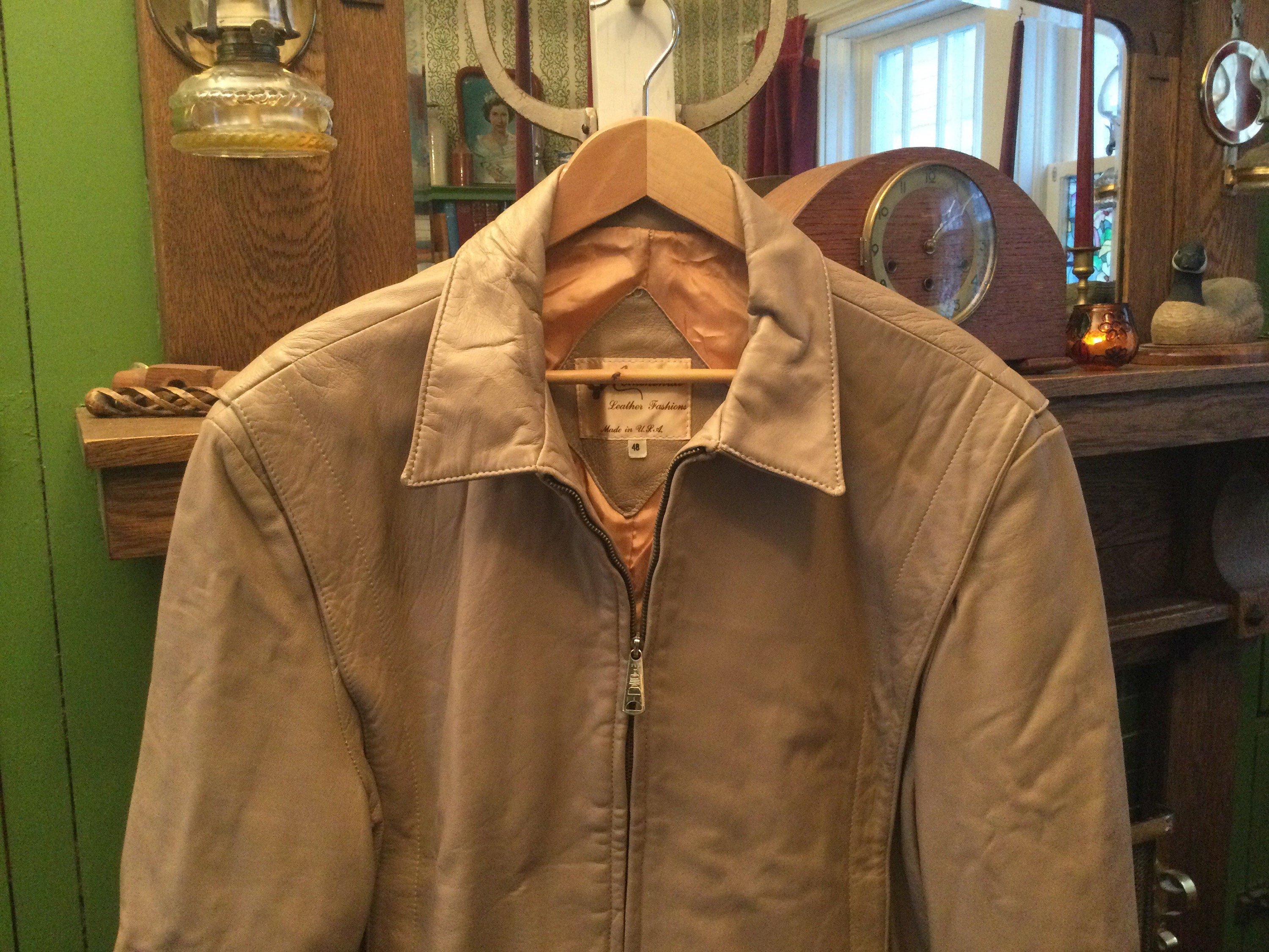 Vintage 1980s light beige leather jacket (B065), bomber