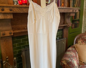 Vintage white slip, slip dress (B427) with white lace trim