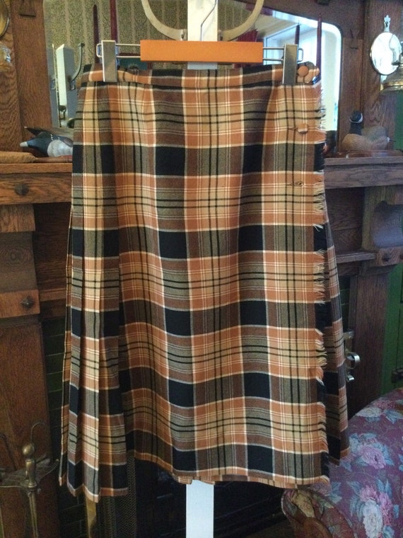 Vintage wool plaid kilt, skirt (B089) in brown, t… - image 2